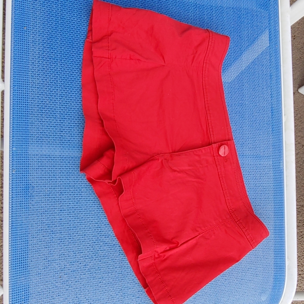 EXCELLENT CONDITION Guess  Shorts